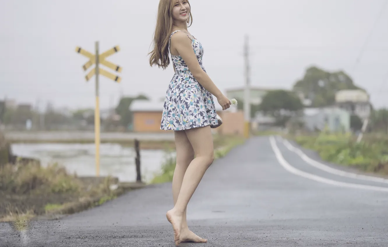 Photo wallpaper road, look, girl