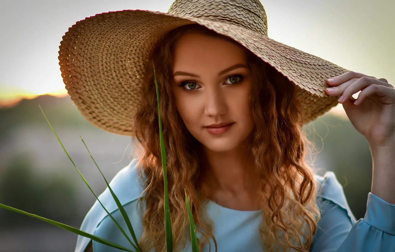 Photo wallpaper look, girl, face, hair, portrait, hat, hands, Anastasia Mazzei (Don)