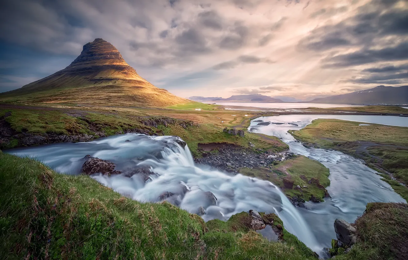 Photo wallpaper Iceland, Kirkjufell, Church Mountain