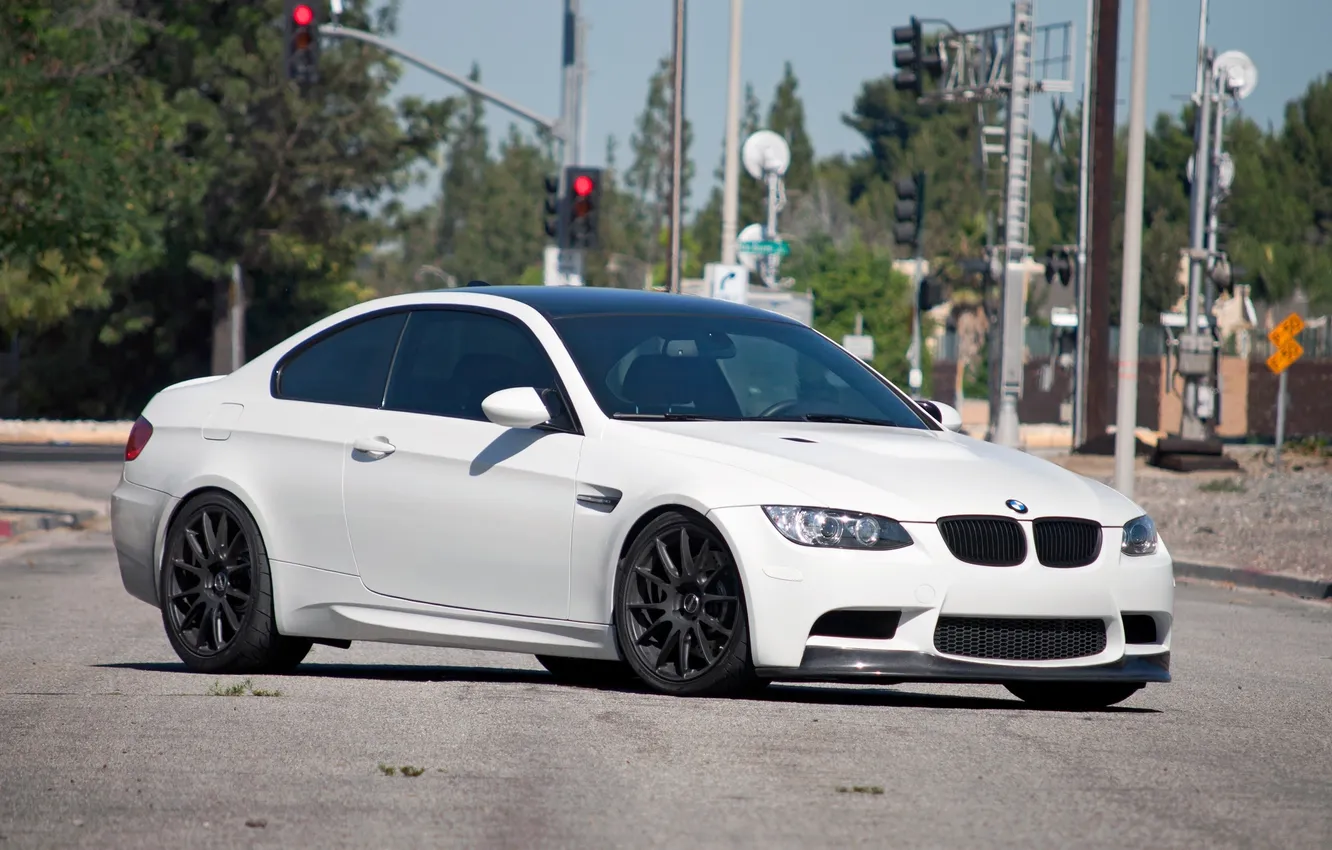 Photo wallpaper white, BMW, BMW, traffic light, railroad, drives, road, e92