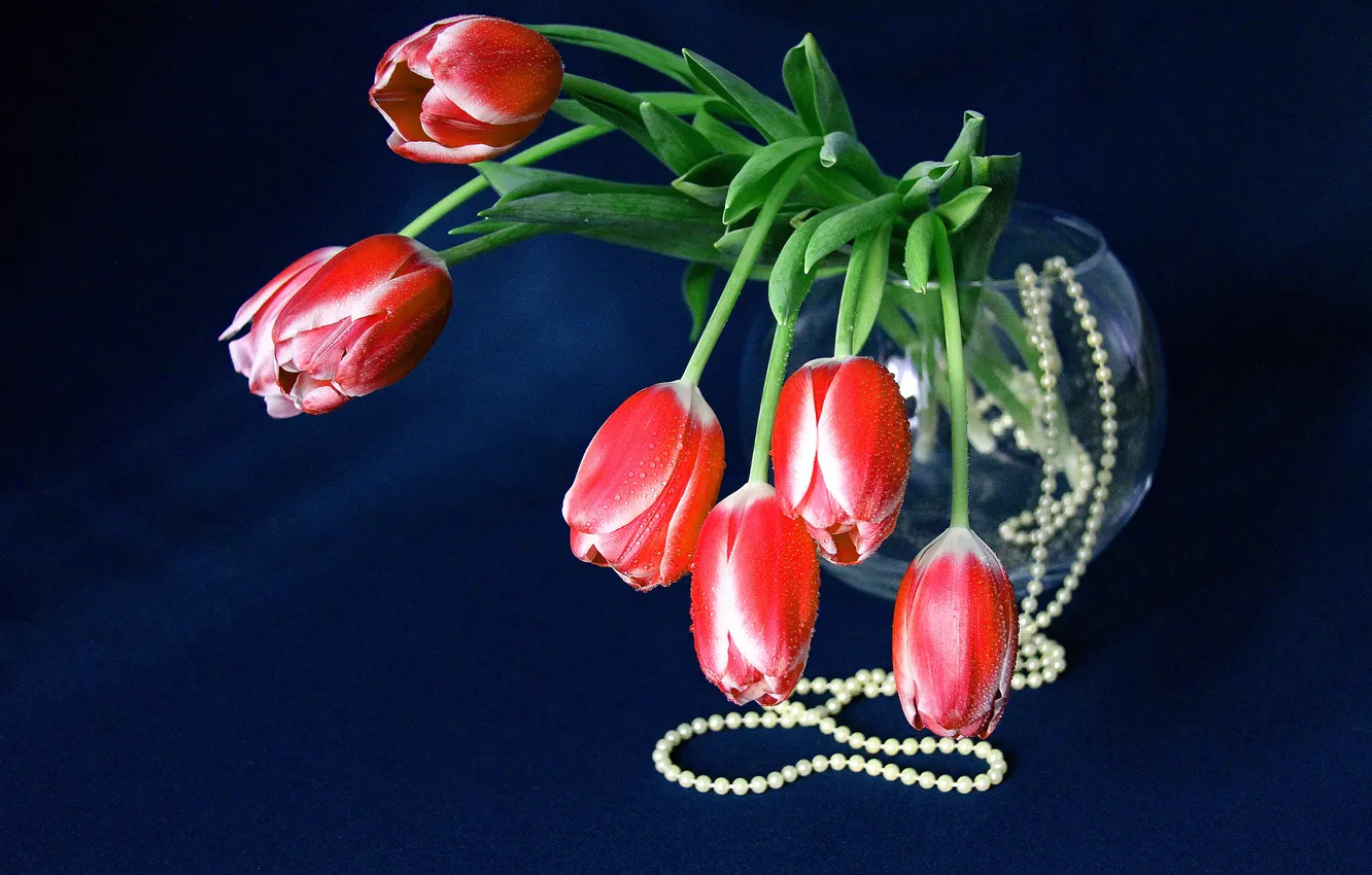 Photo wallpaper flowers, bouquet, tulips, beads, vase