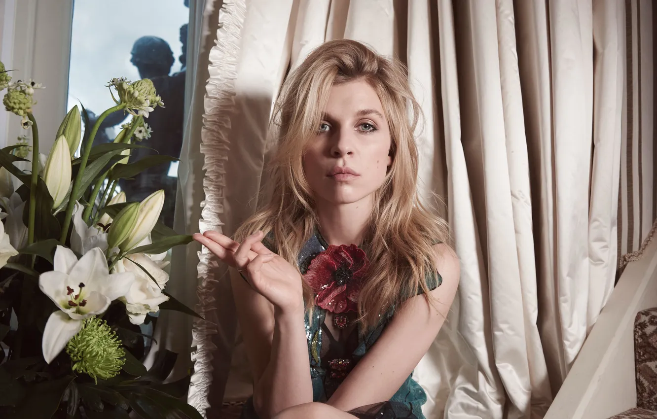 Photo wallpaper flowers, model, dress, actress, hairstyle, blonde, curtains, photoshoot