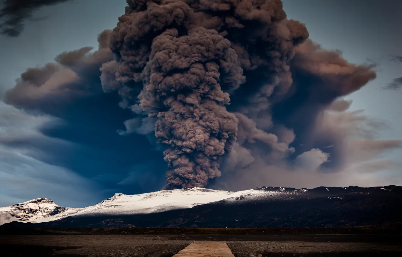 Photo wallpaper mountains, lake, the eruption, pierce, mountain, lake, pier, Volcan