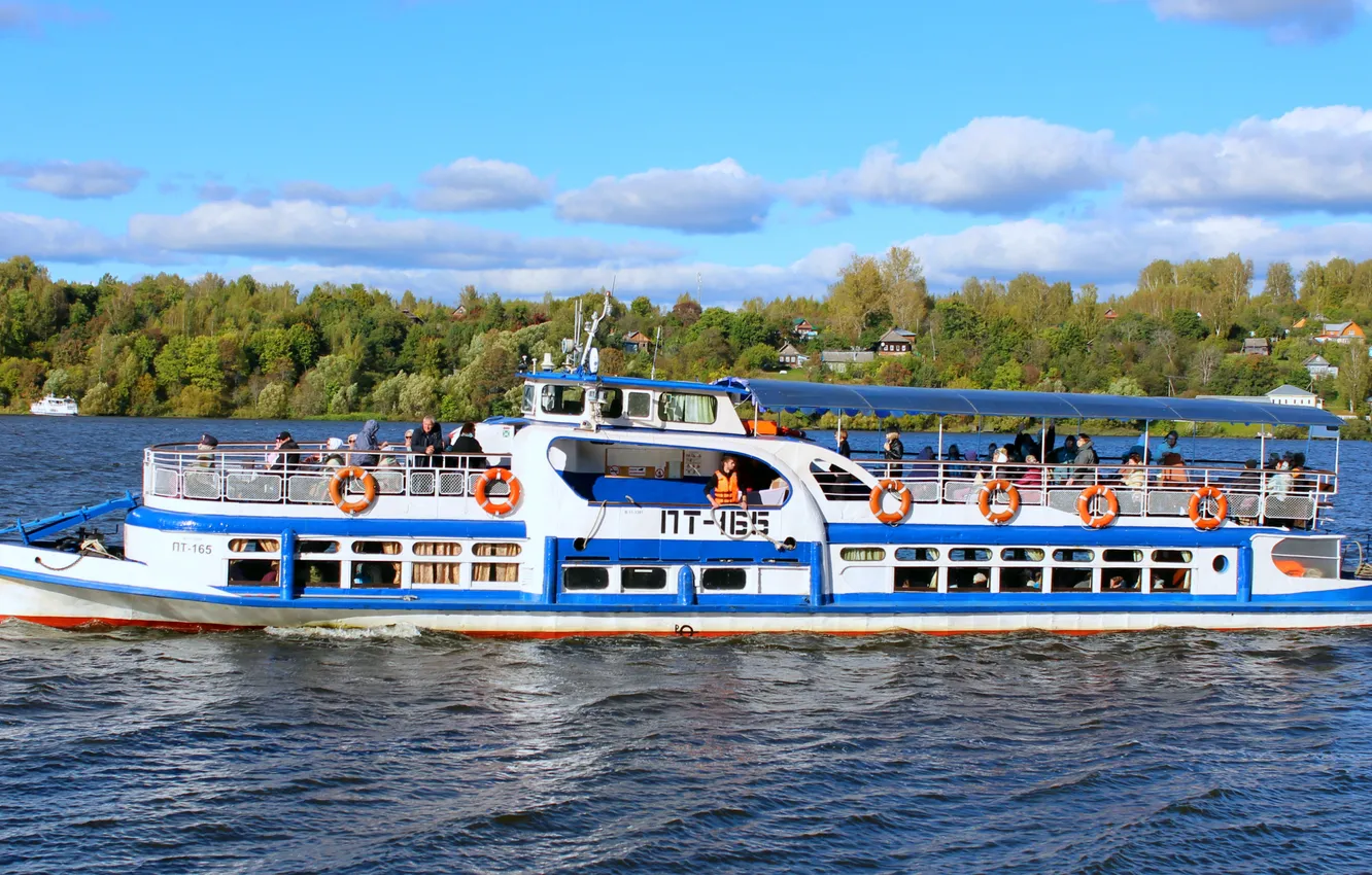 Photo wallpaper ship, a pleasure, river