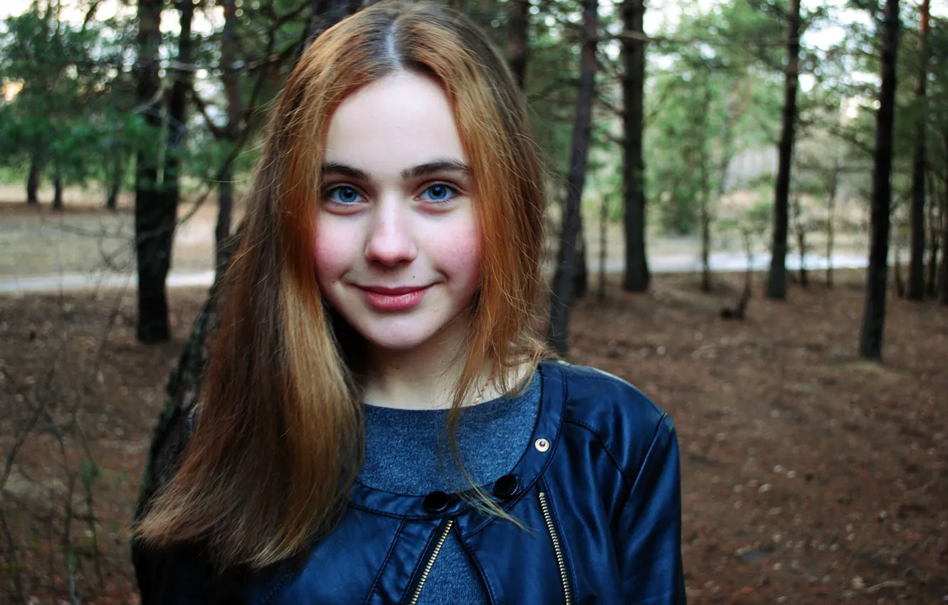 Photo wallpaper forest, look, girl, smile, photoshoot, The beauty around