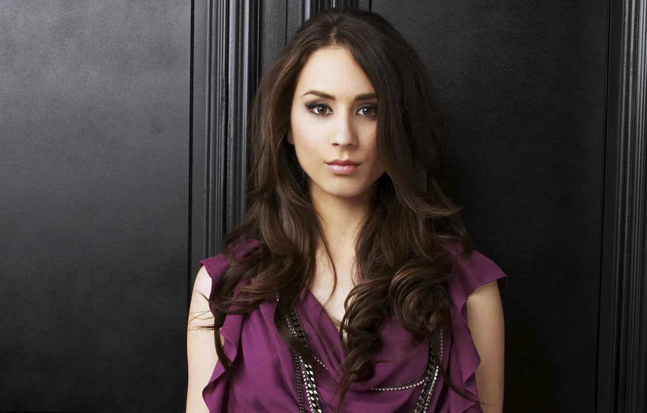 Photo wallpaper brunette, sponge, beauty, Trian Avery