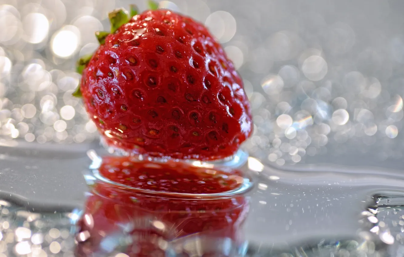 Photo wallpaper drops, macro, Shine, strawberries, strawberry, berry