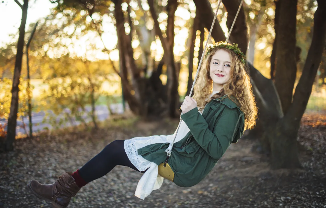 Photo wallpaper girl, smile, swing, girl, wreath, curls