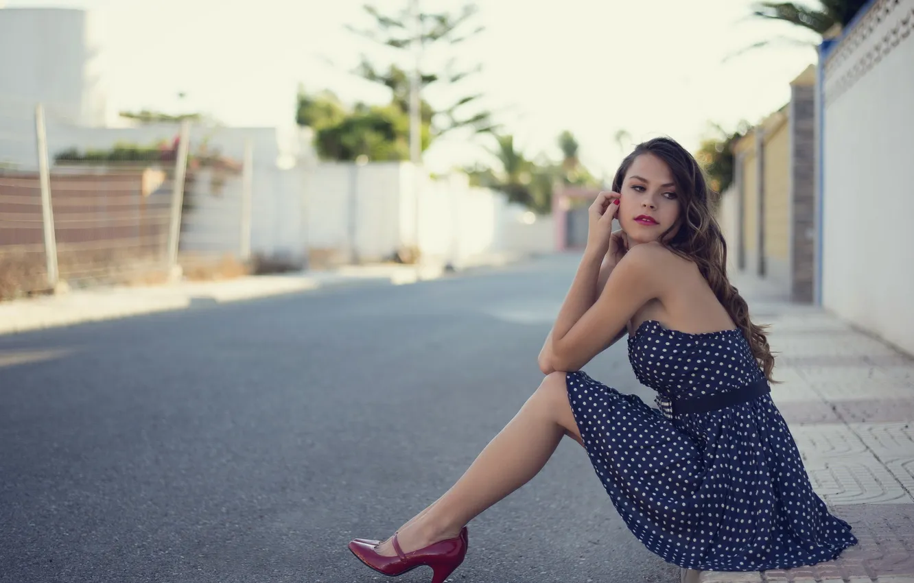 Photo wallpaper girl, street, Ivana