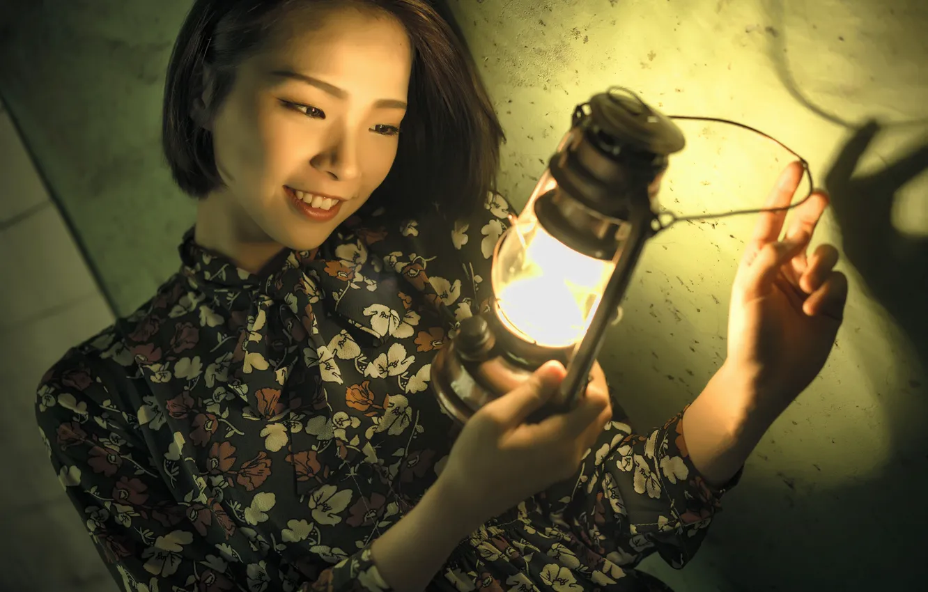 Photo wallpaper face, smile, model, lamp