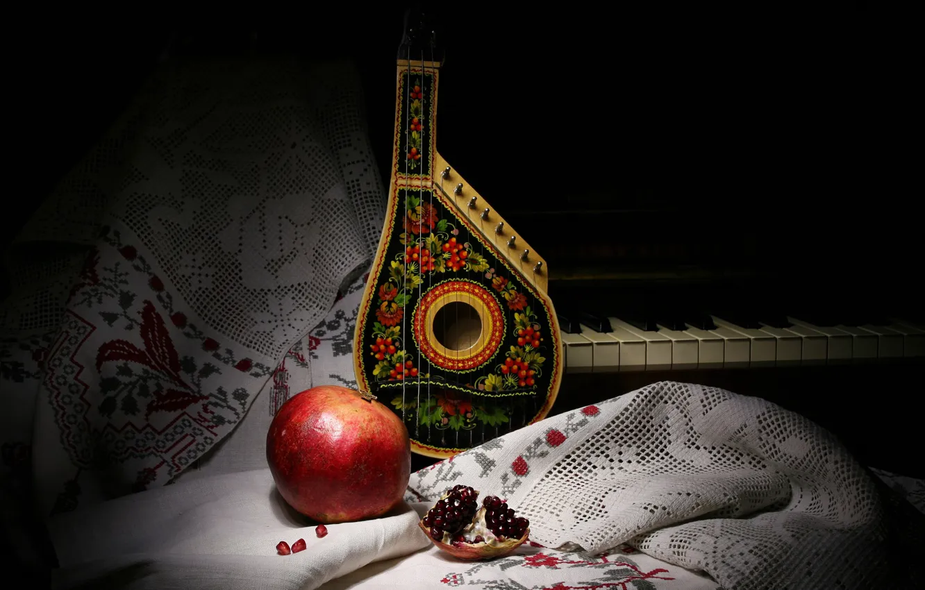 Photo wallpaper style, music, the dark background, towel, strings, still life, piano, piano