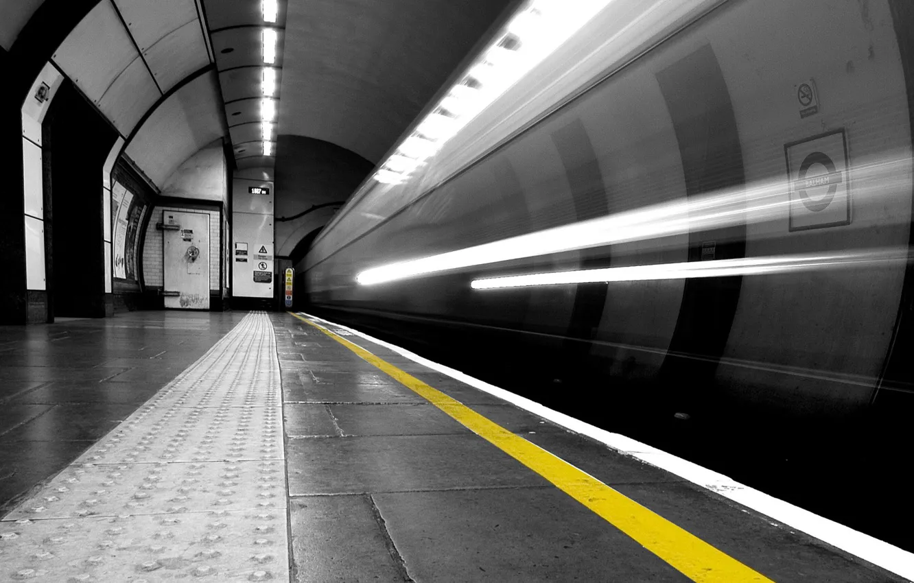Photo wallpaper black and white, Metro, the tunnel