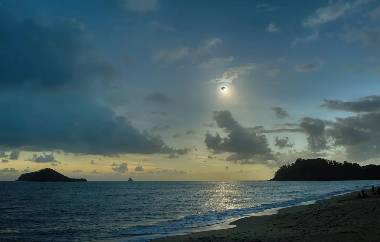 Photo wallpaper clouds, the ocean, The sun, The moon, Australia, Eclipse, Australia, Queensland