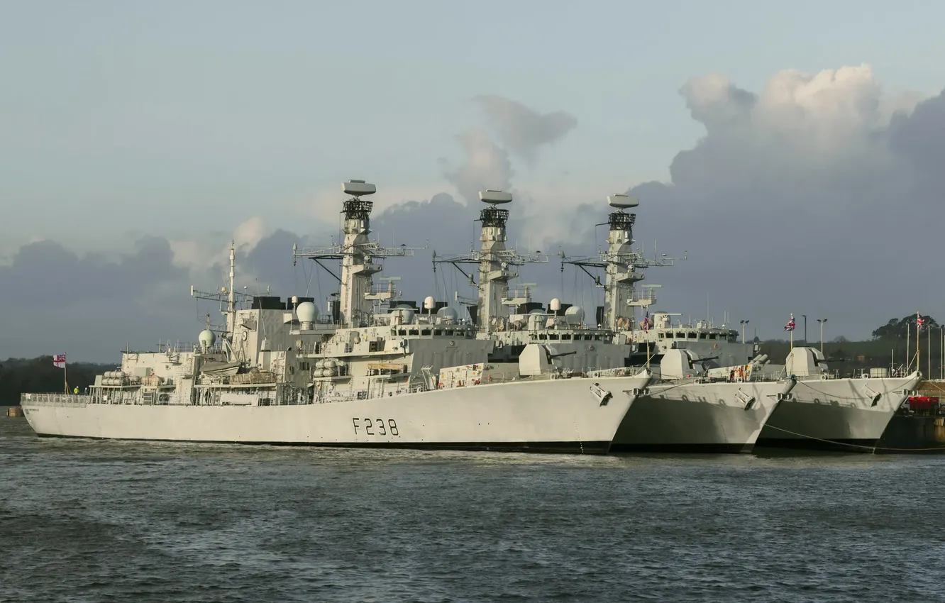 Photo wallpaper frigate, The Royal Navy of Great Britain, F239 HMS Richmond, F236 HMS Montrose, F238 HMS …