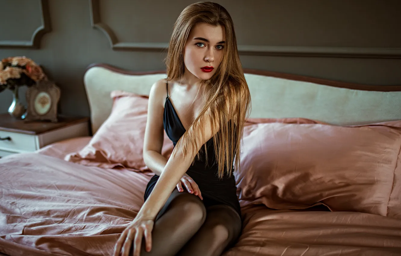 Photo wallpaper girl, bed, makeup, dress, bed, table, brown hair, Olga Kaniskina