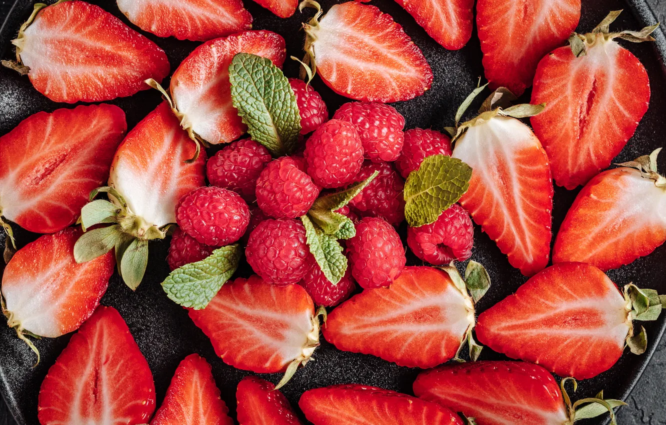 Photo wallpaper posted, leaves, dish, slices, berries, raspberry, pattern, strawberry