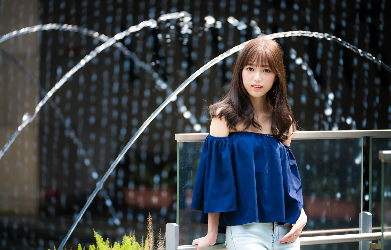 Photo wallpaper girl, fountain, Asian, cutie