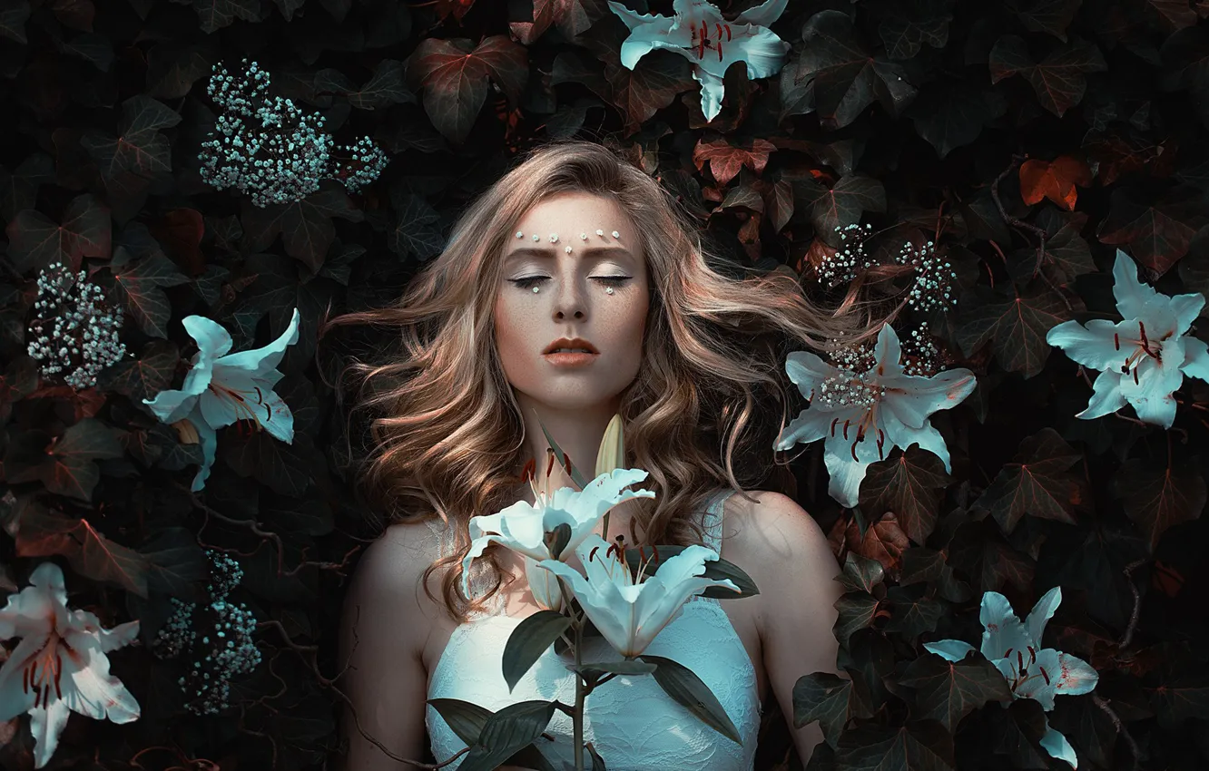 Photo wallpaper girl, flowers, Lily, freckles