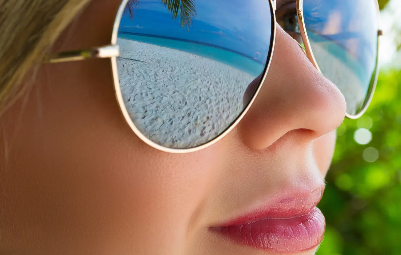 Photo wallpaper beach, girl, face, reflection, glasses
