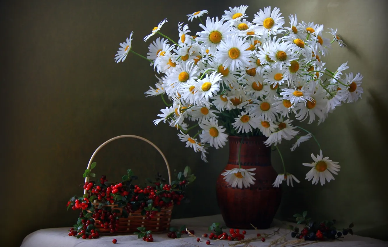 Photo wallpaper berries, basket, chamomile, bouquet, cranberries