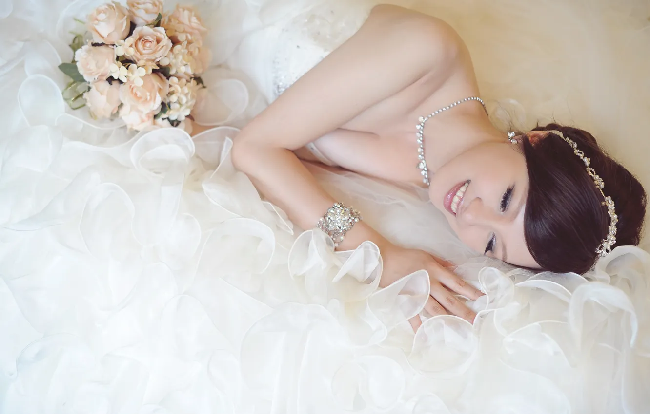 Photo wallpaper girl, smile, bouquet, dress, Asian, the bride
