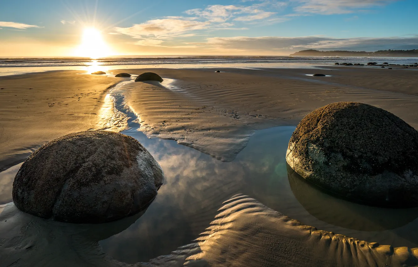 Photo wallpaper sand, sea, the sun, rays, light, stones, shore, morning