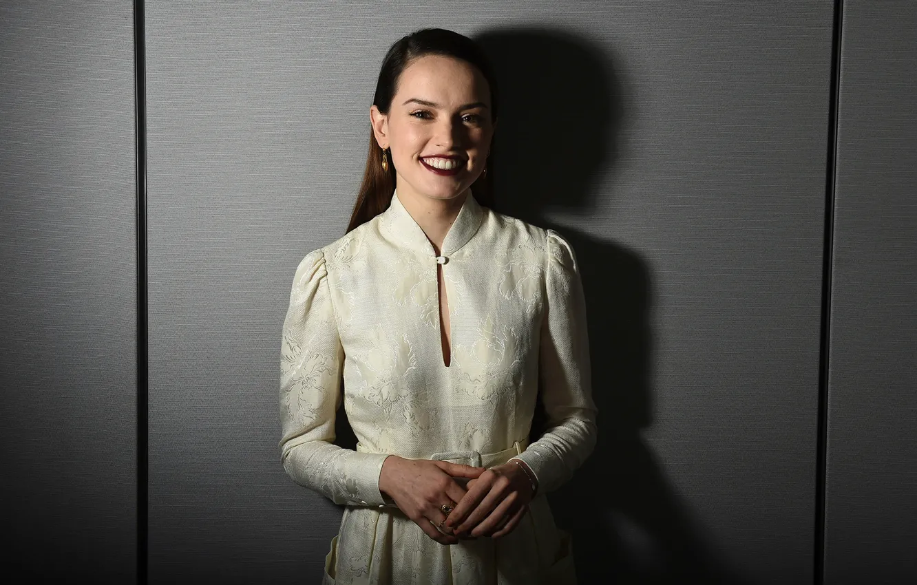 Photo wallpaper look, girl, smile, shadow, Star Wars, Daisy Ridley