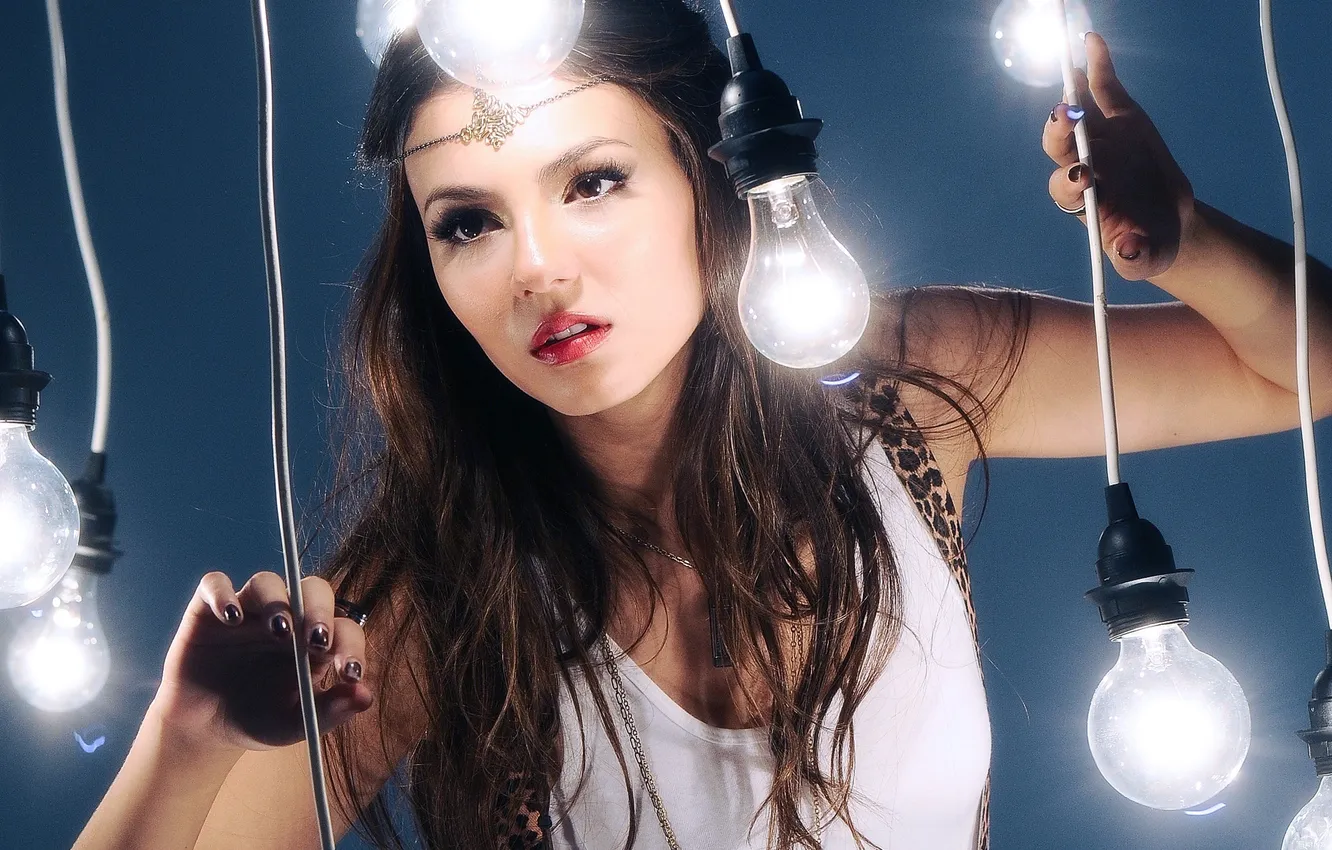 Photo wallpaper girl, light bulb, electrician
