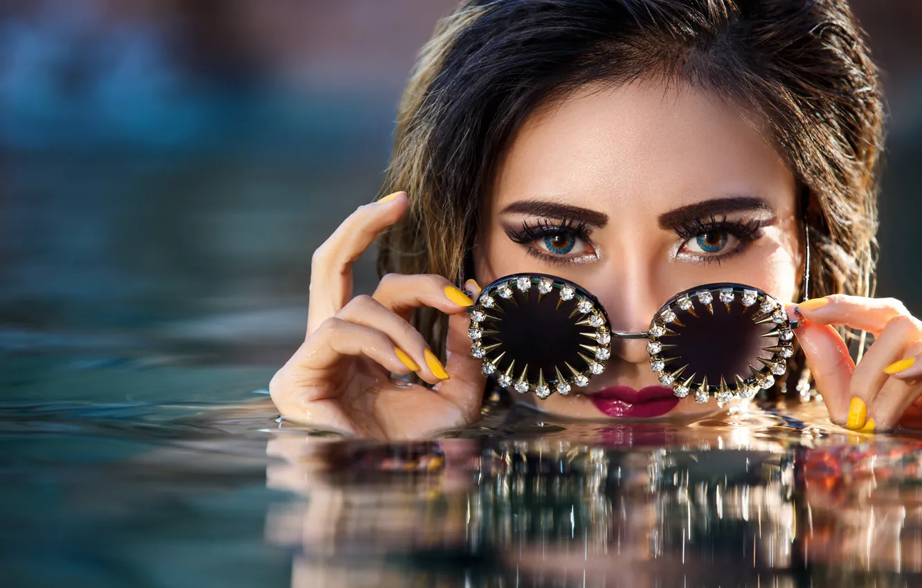 Photo wallpaper eyes, look, water, girl, face, style, hands, makeup