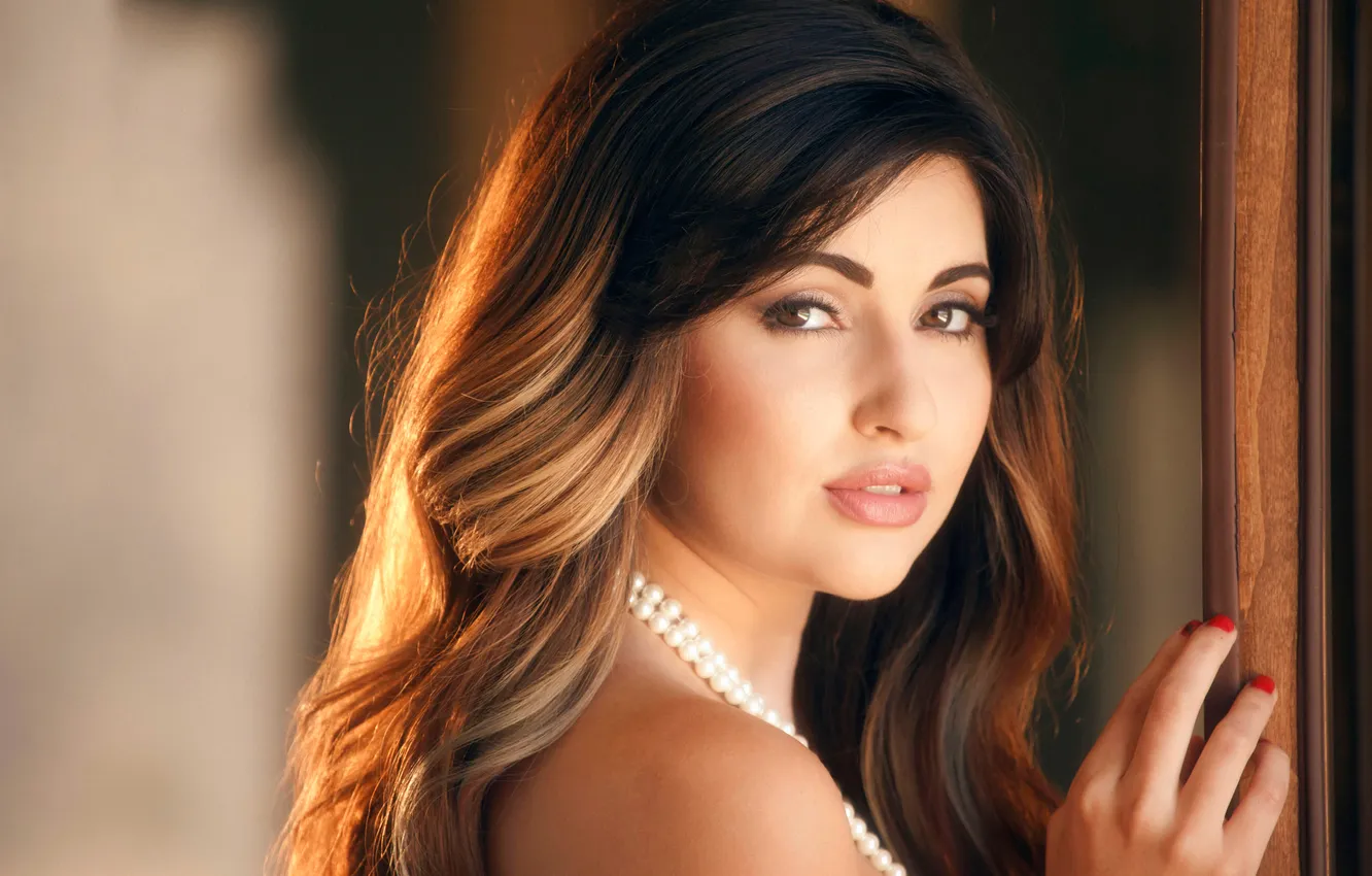 Photo wallpaper look, girl, beads, brown hair, brown-eyed