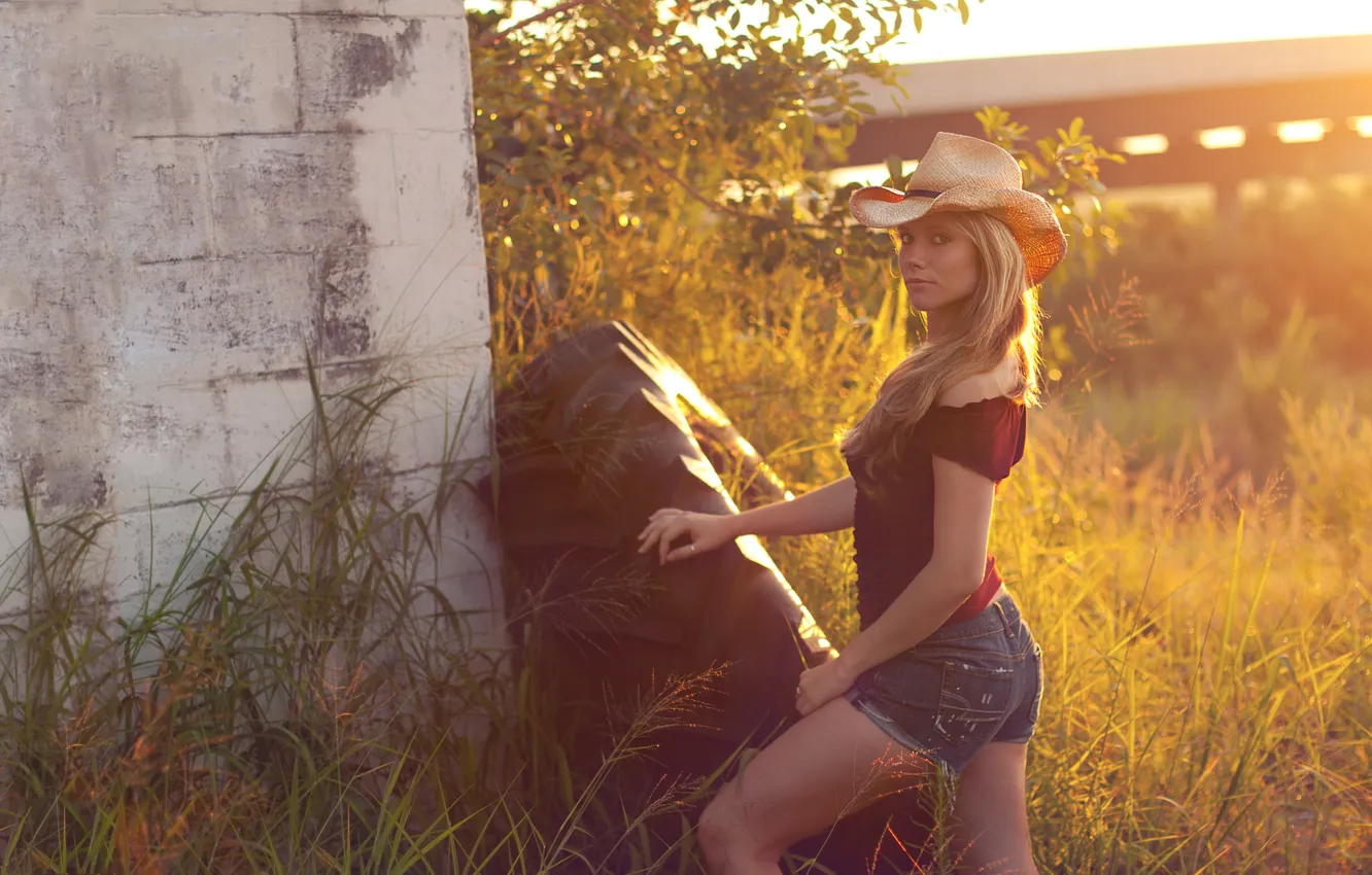 Photo wallpaper girl, shorts, hat, wheel, photographer, girl, photography, photographer