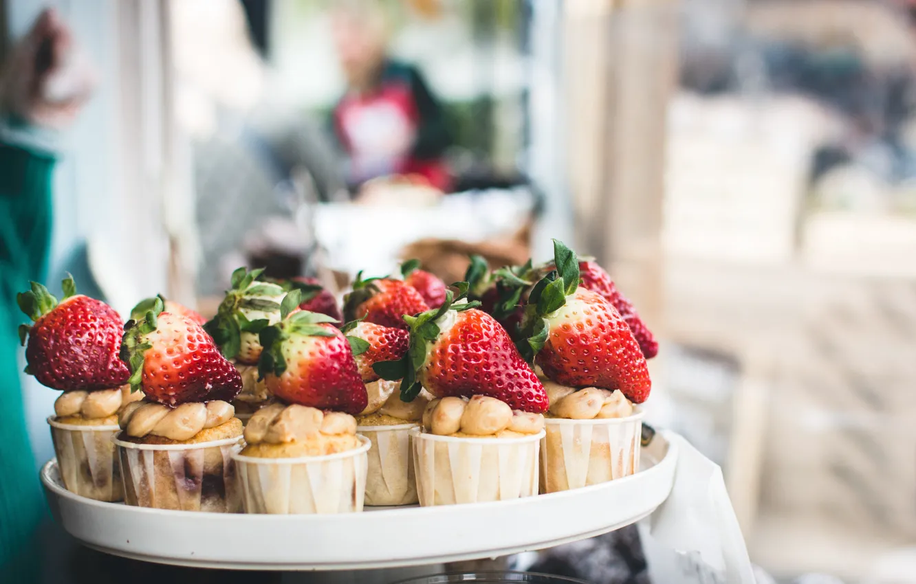 Photo wallpaper food, strawberry, cream, cakes, sweet, cupcakes