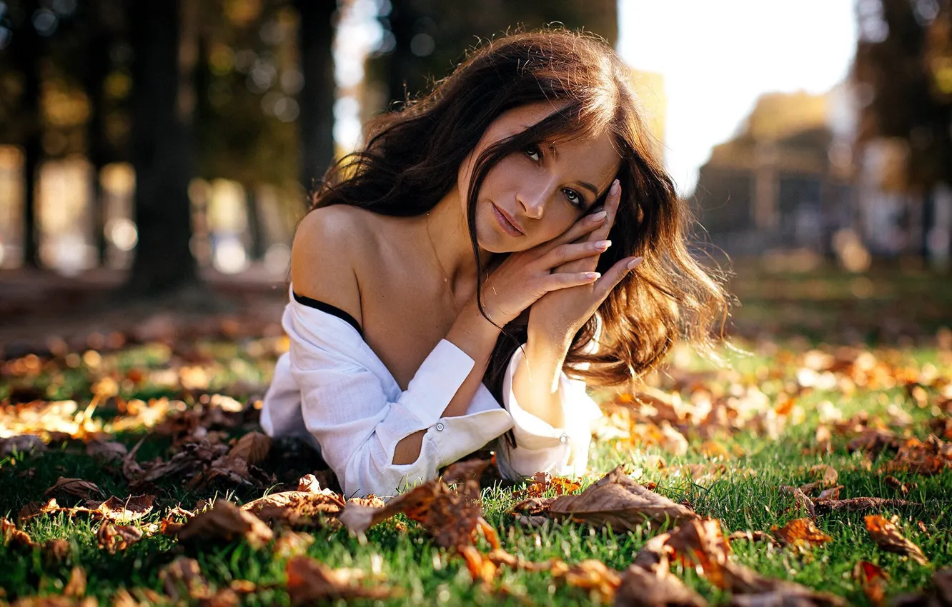 Photo wallpaper autumn, look, leaves, girl, the sun, beautiful, shoulder, Sergey Vostrikov