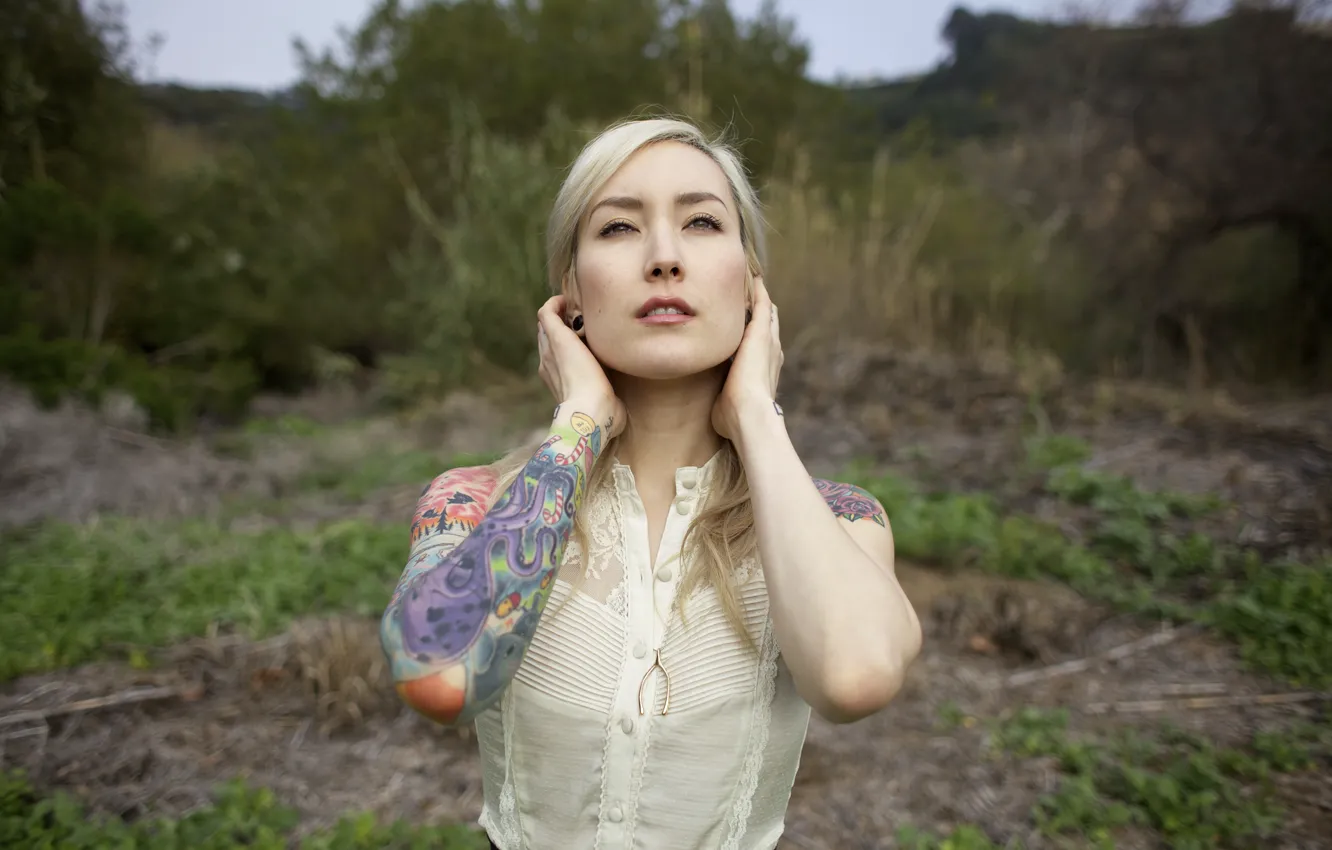 Photo wallpaper girl, blouse, nature, woman, Sleeve, model, tattoo, bokeh