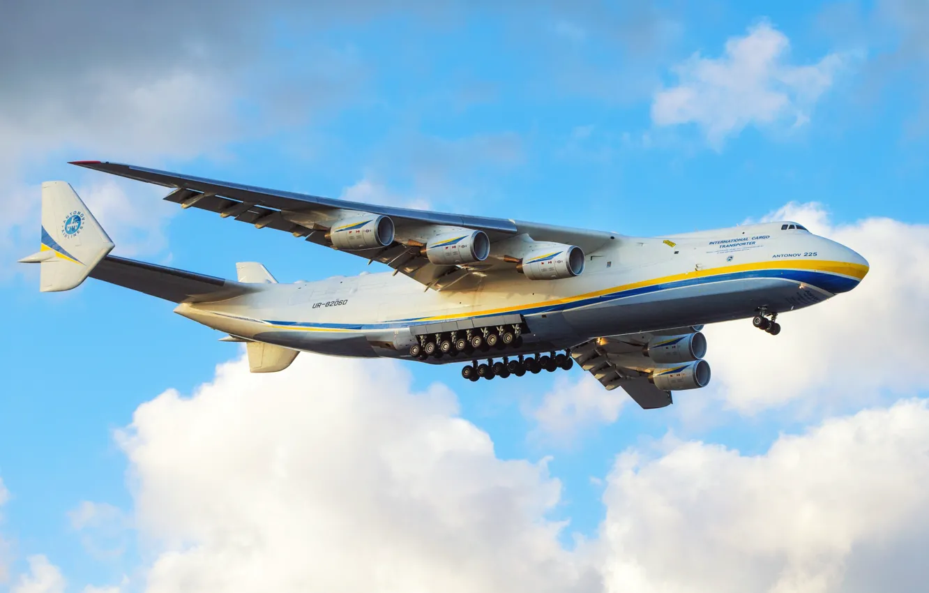 Photo wallpaper dream, clouds, engine, wings, the plane, Ukraine, landing, Mriya