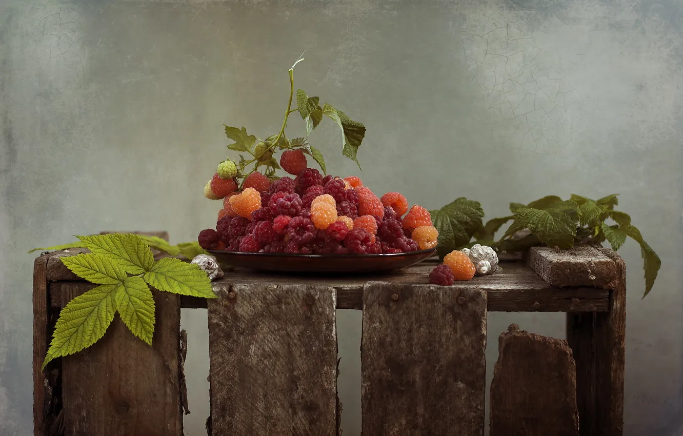 Photo wallpaper berries, raspberry, box