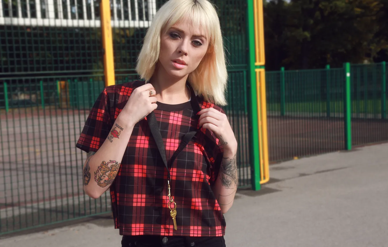 Photo wallpaper girl, woman, model, key, fence, tattoo, blonde, tattoos