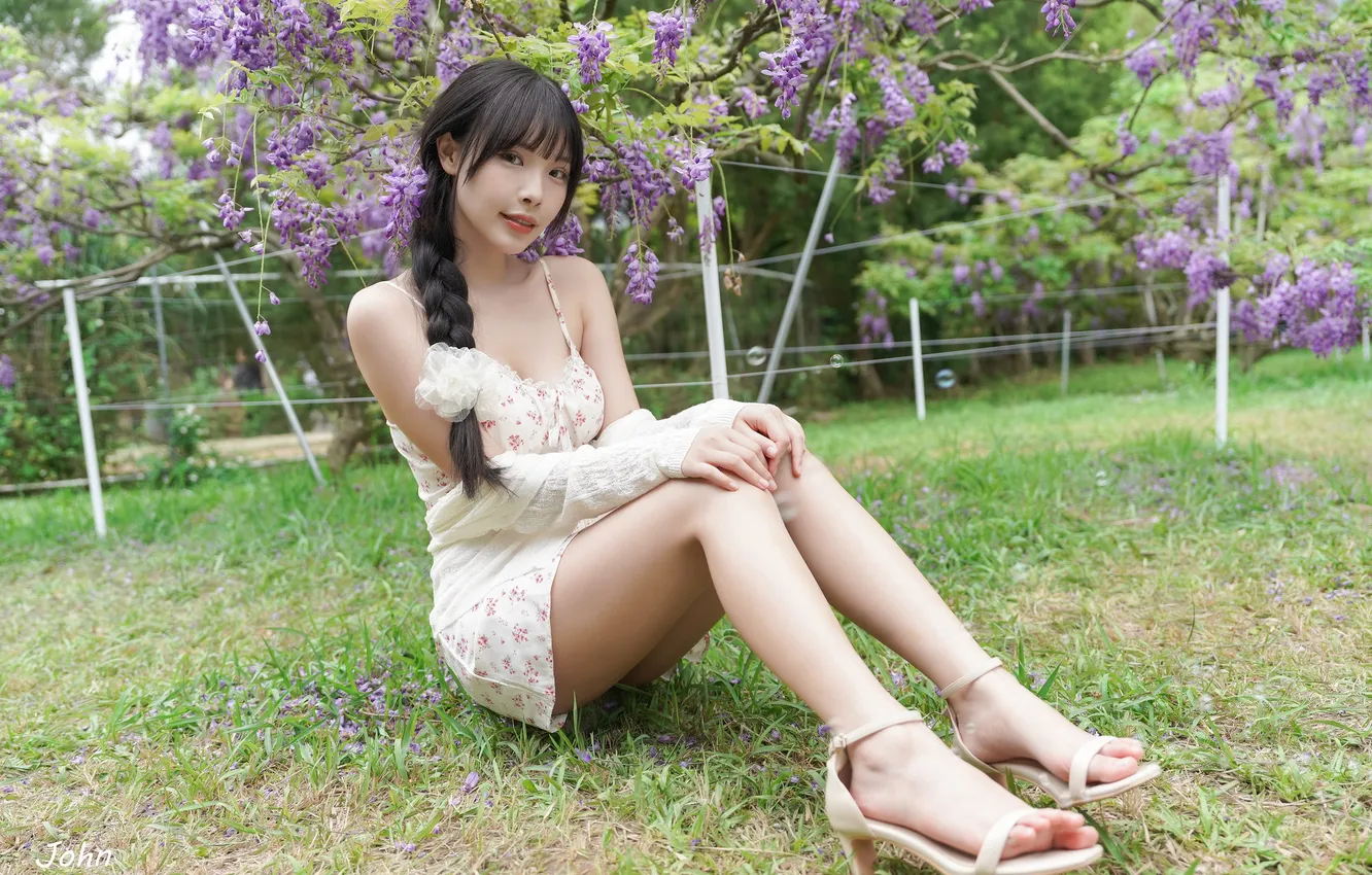 Photo wallpaper look, flowers, pose, model, portrait, makeup, garden, figure