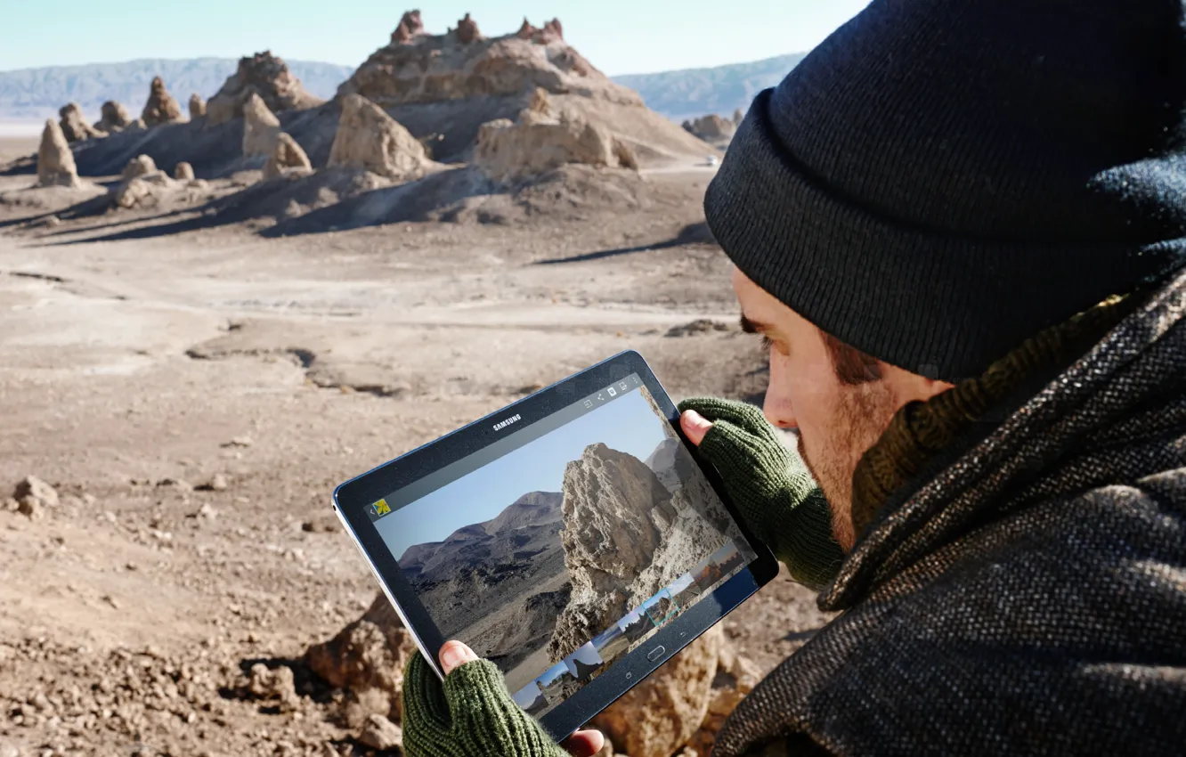 Photo wallpaper rock, desert, man, hi-tech, technology, sabaku, tablets, Samsung Galaxy Tab S