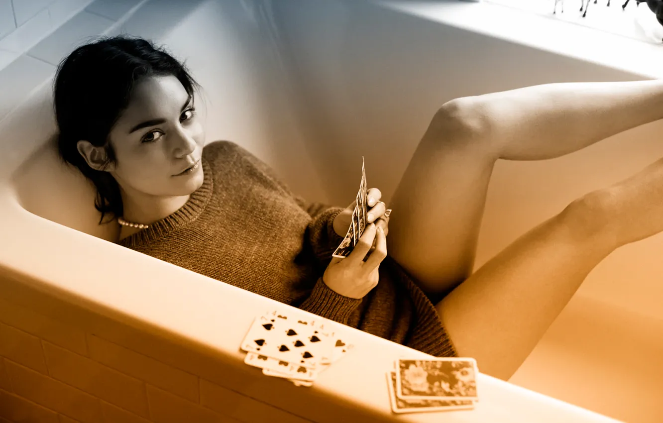 Photo wallpaper smile, map, bath, waiting, Vanessa Hudgens, your move, Log Folder