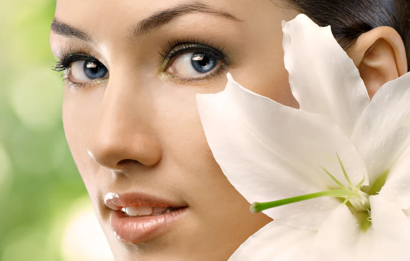 Photo wallpaper eyes, look, macro, flowers, Lily, petals