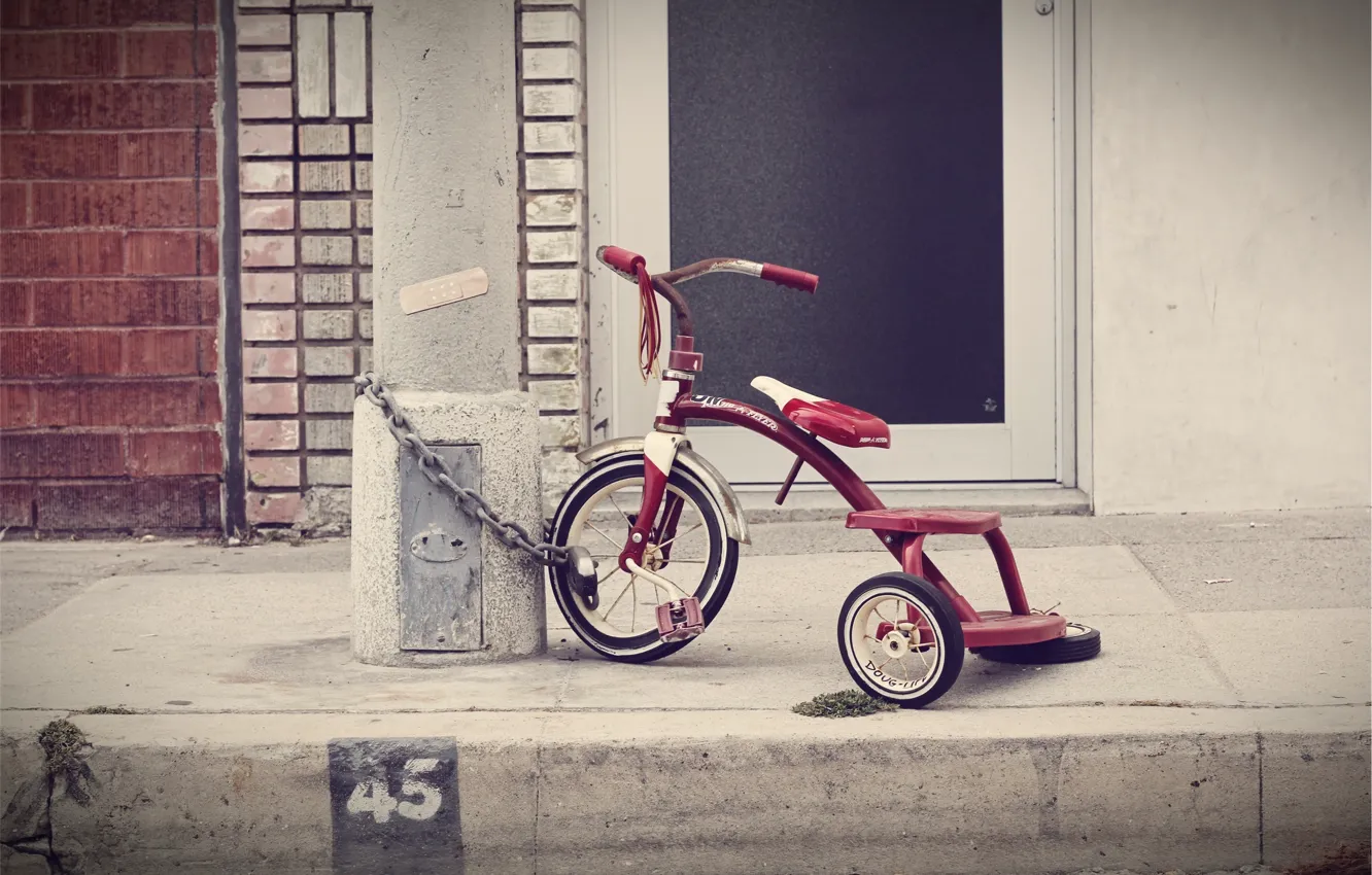 Photo wallpaper bike, children, post, chain, wheel, three, tricycle