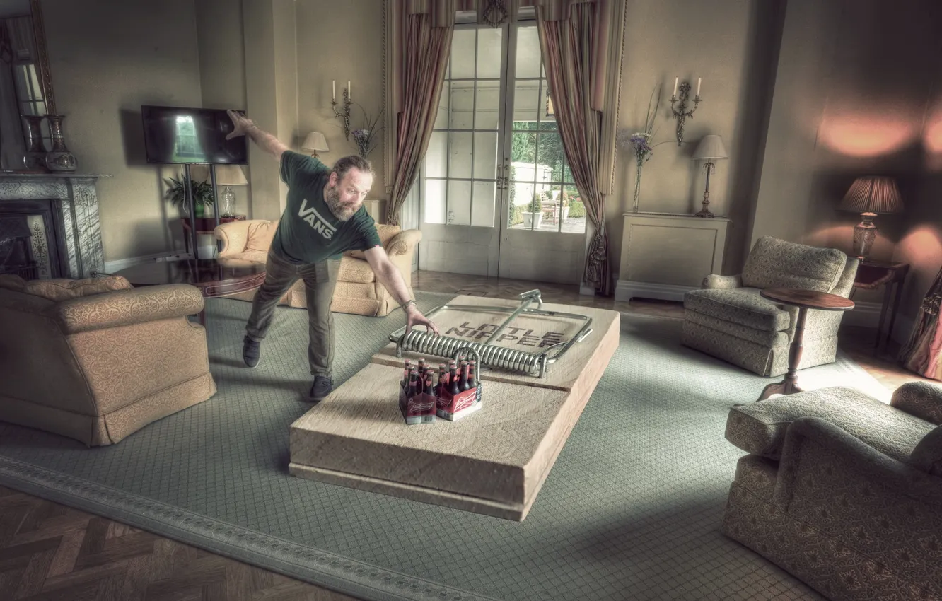 Photo wallpaper people, the situation, mousetrap