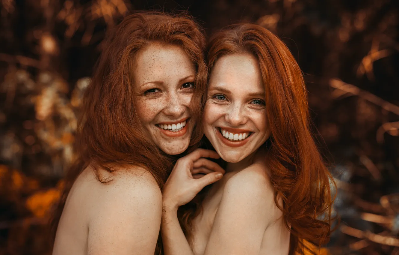 Photo wallpaper girl, face, smile, background, hair, brown hair