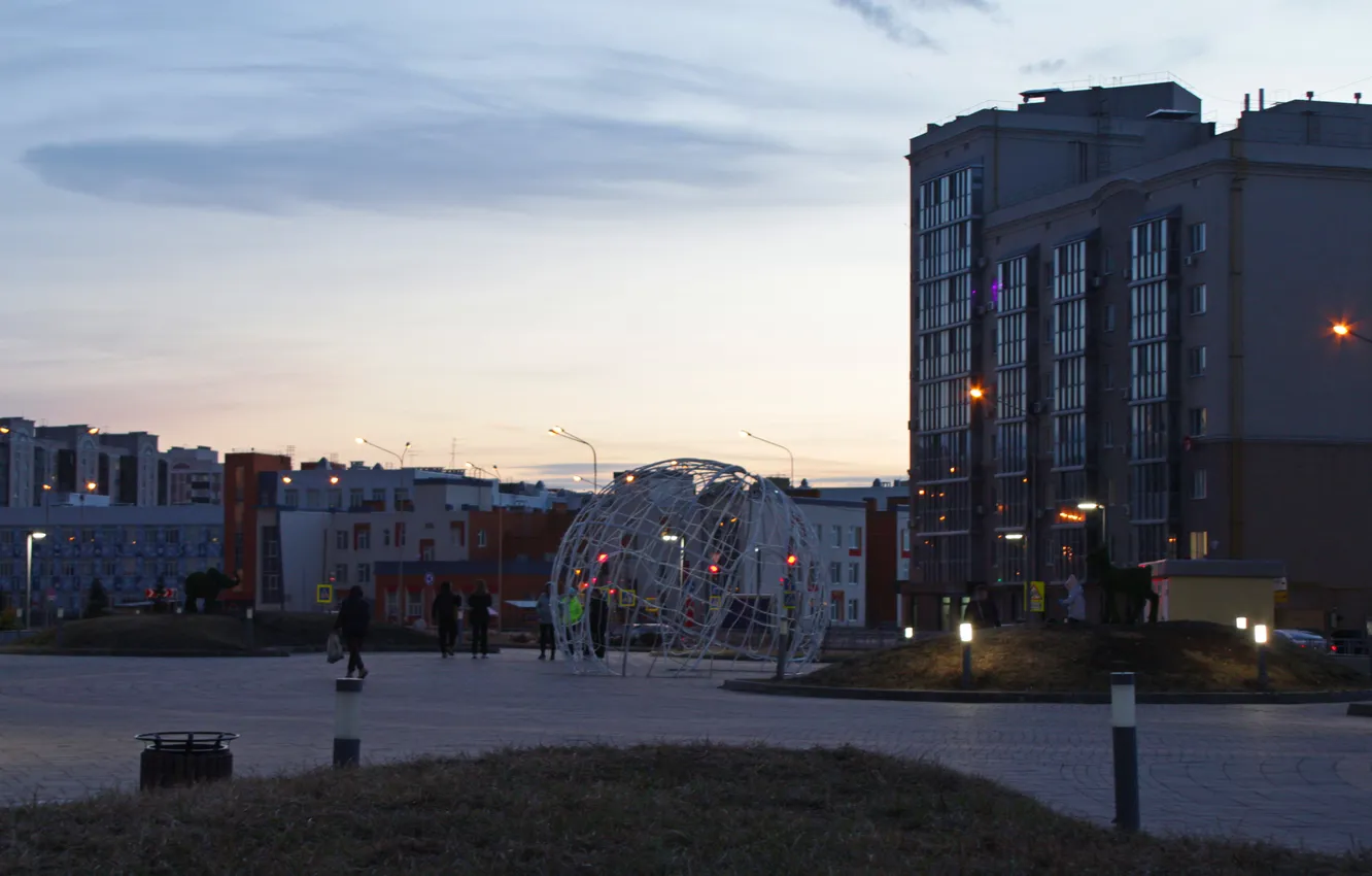 Photo wallpaper the sky, people, building, home, spring, the evening, lights, Russia