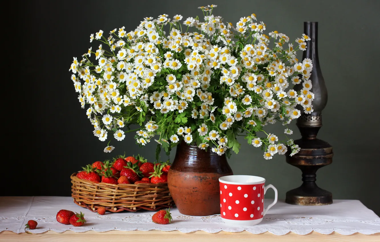 Photo wallpaper flowers, berries, chamomile, strawberry, still life, flowers, still life, camomile