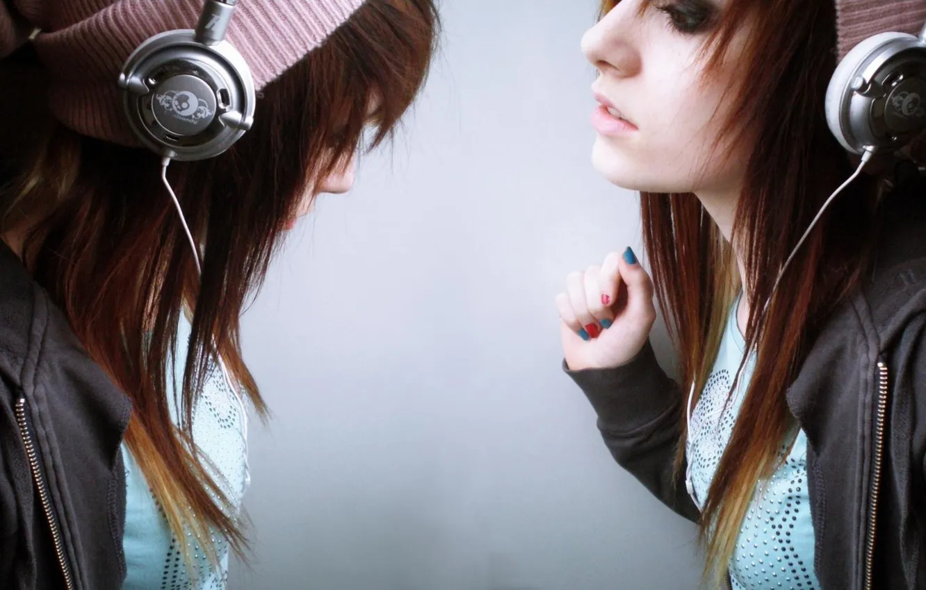 Photo wallpaper girl, music, hair, headphones, sound, lips, girl, lacquer