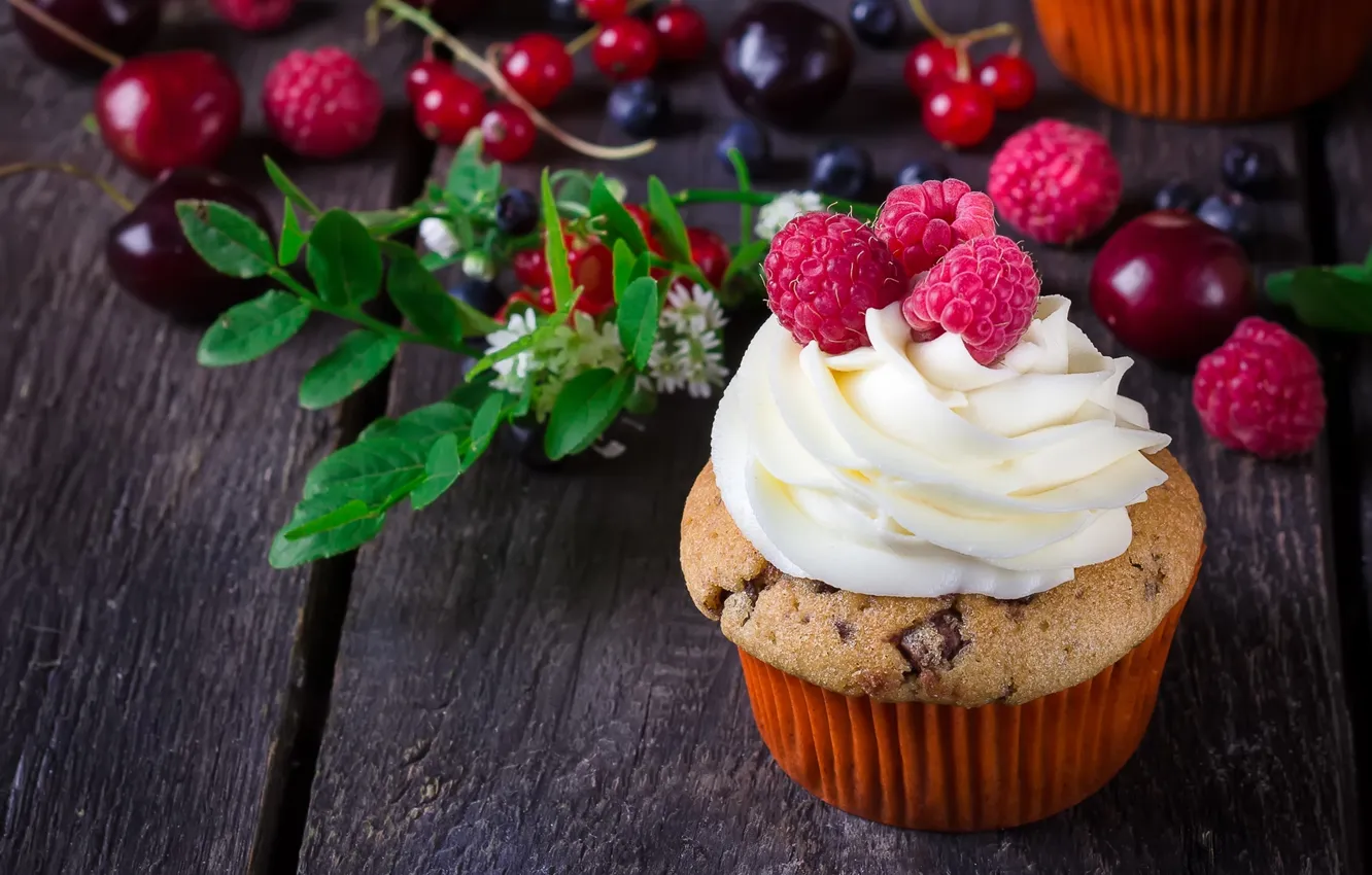 Photo wallpaper berries, raspberry, cake, cream, currants, cherry, muffin