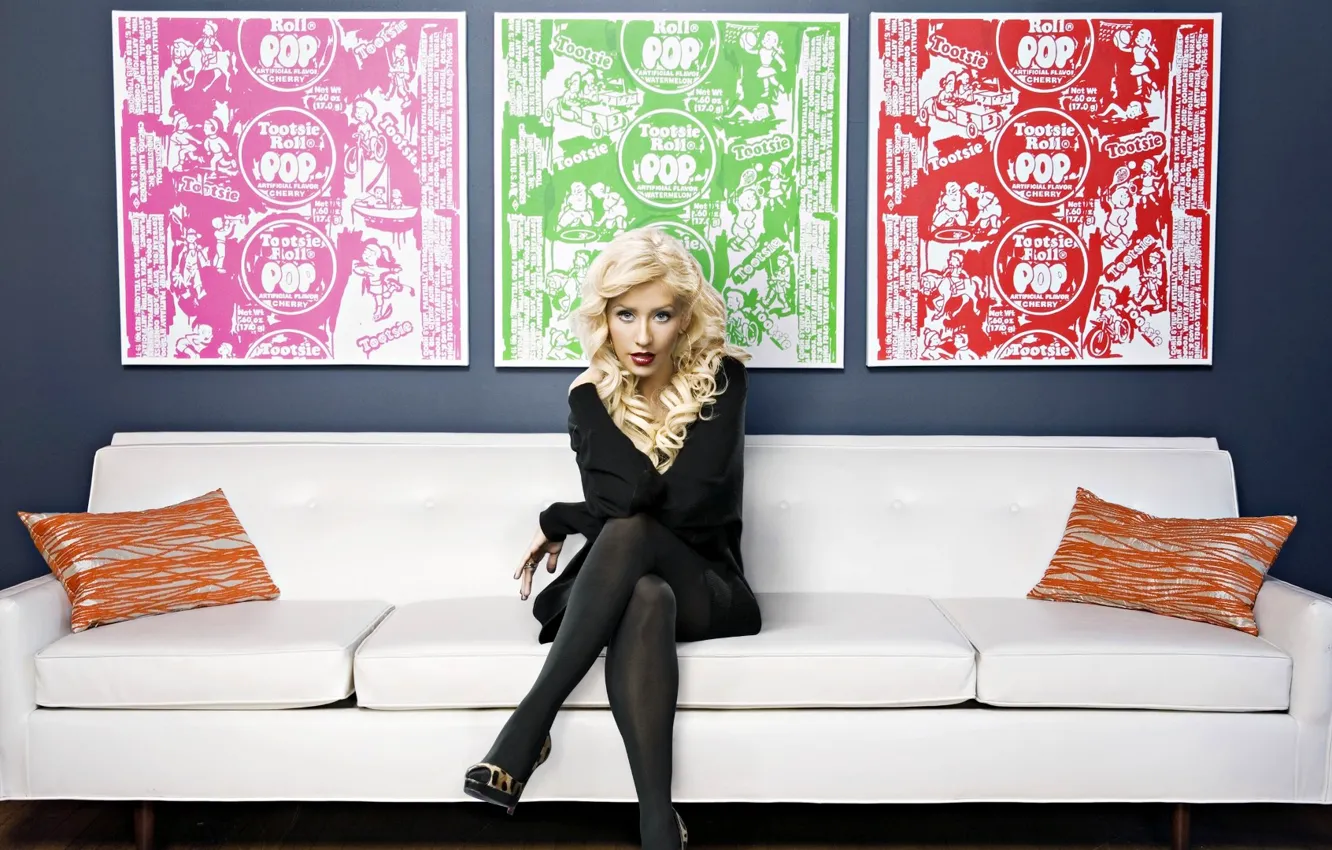 Photo wallpaper look, sofa, model, interior, picture, actress, blonde, pillow