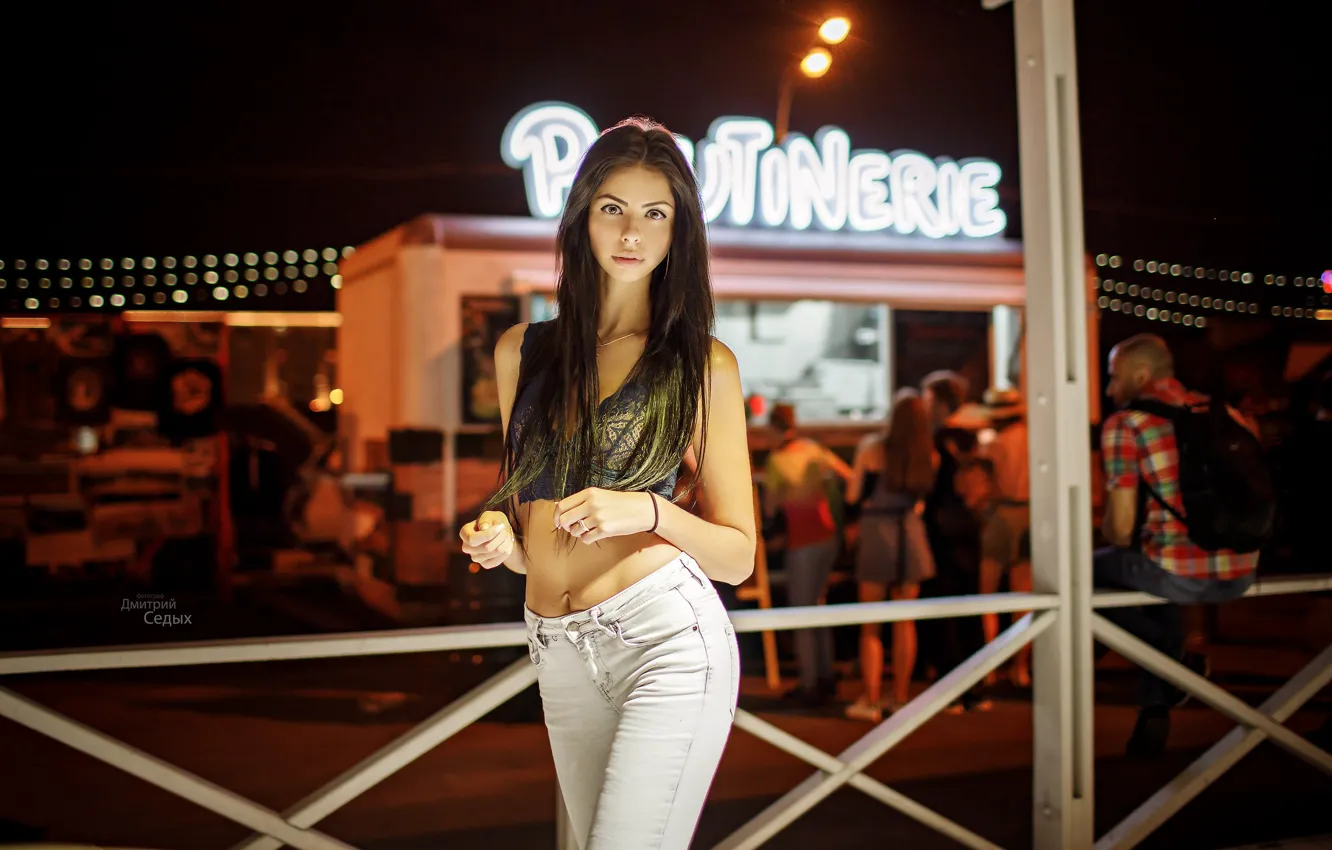 Photo wallpaper look, night, lights, model, people, portrait, jeans, makeup
